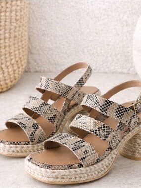 Giamo Handmade in Spain Neutral Snake-Print Espadrille Wedge Sandals NWOB